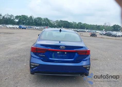 2021 Kia Forte Lxs z USA, uszkodzony, nr VIN 3KPF24AD4ME333120